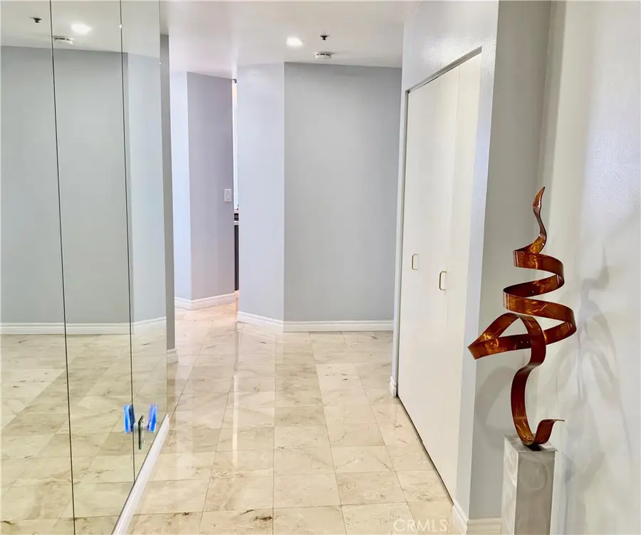 1310 E Ocean Boulevard #906, Long Beach, CA 90802 - #3
