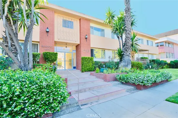 1755 N Berendo #28, Los Angeles, CA 90027