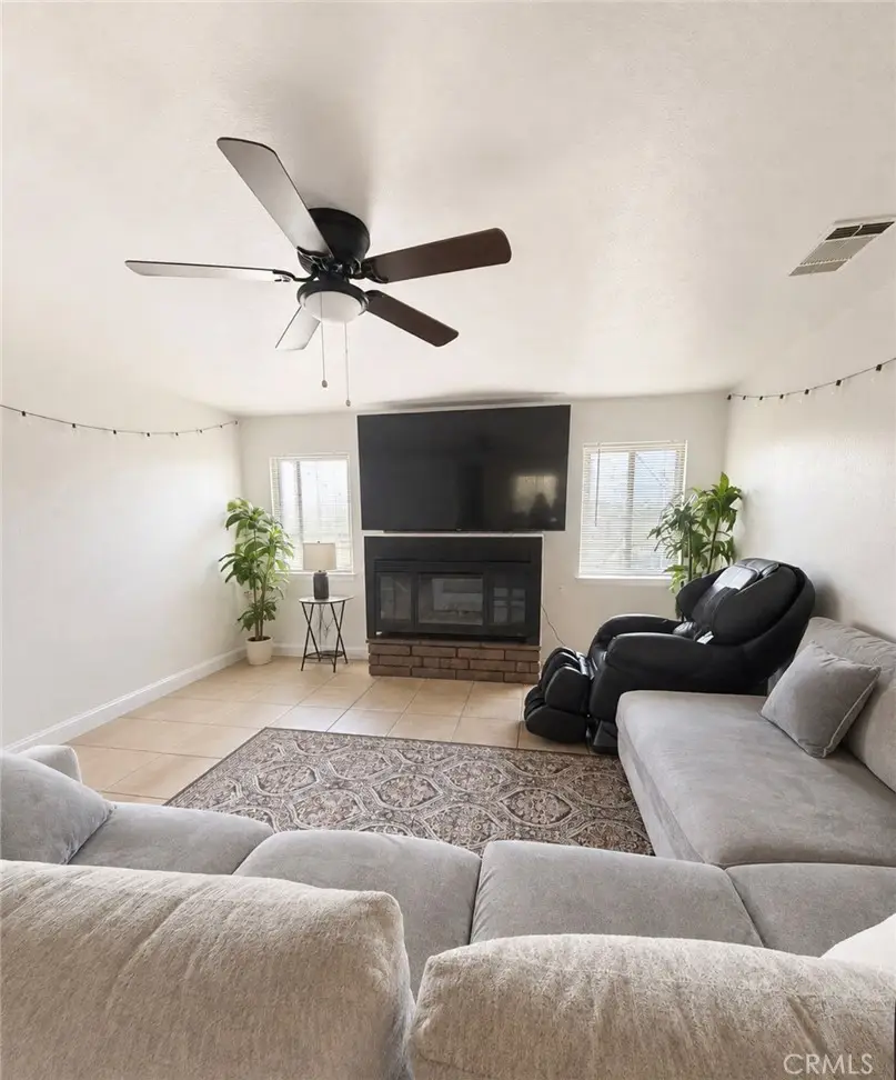 18050 Juniper, Hesperia, CA 92345 - #2