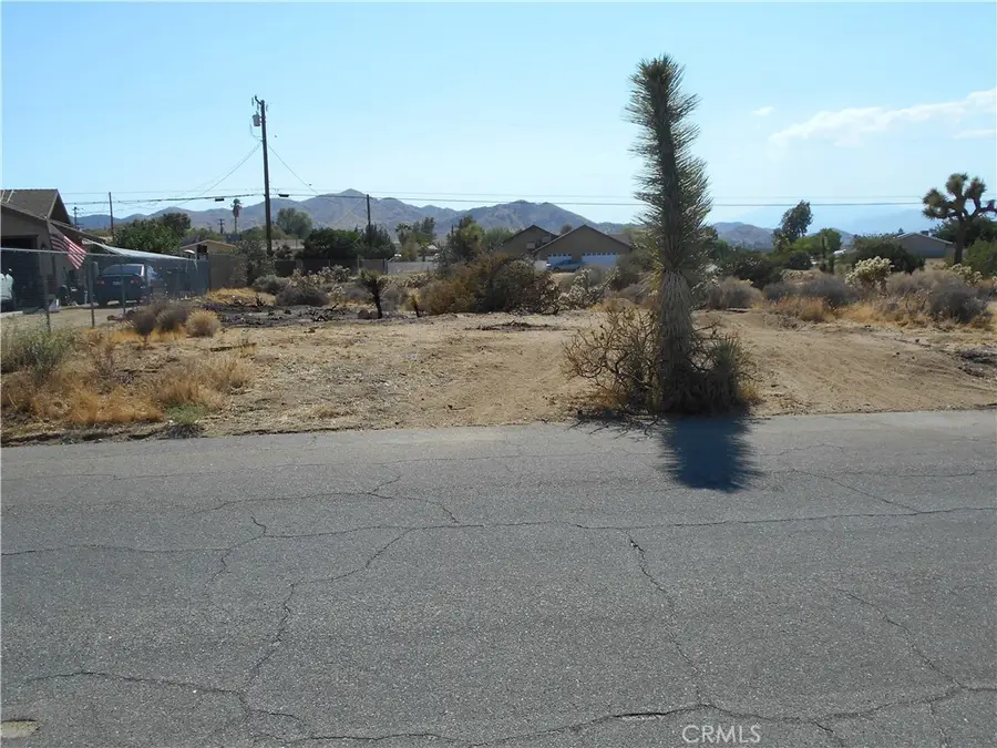 987 Juarez Drive, Yucca Valley, CA 92284 - Image #2