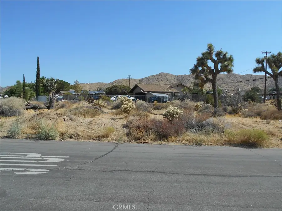 987 Juarez Drive, Yucca Valley, CA 92284 - Image #3