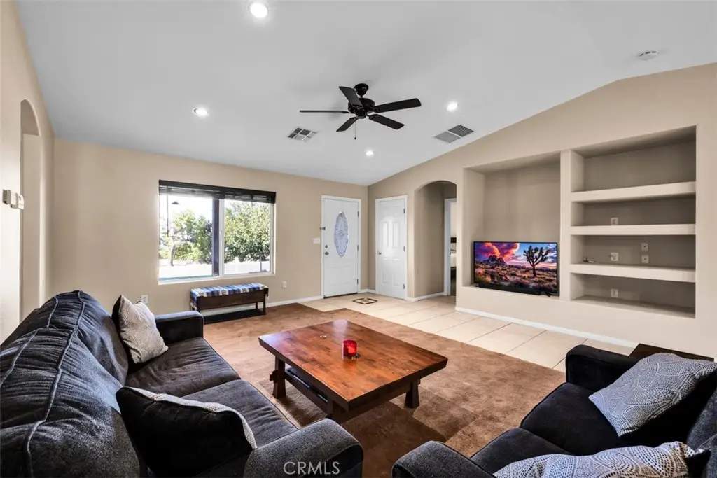 56643 Desert Gold, Yucca Valley, CA 92284 - #1