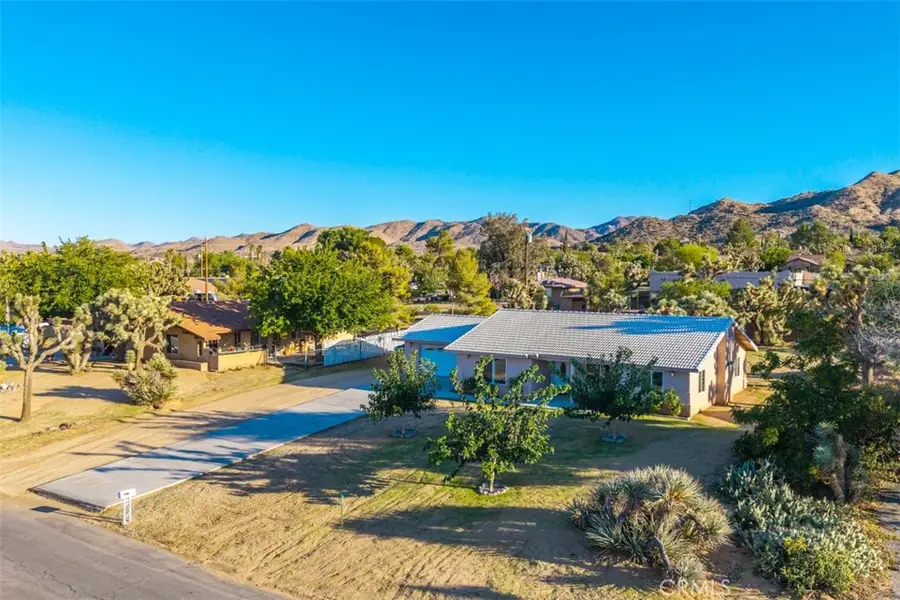 56643 Desert Gold, Yucca Valley, CA 92284 - #3