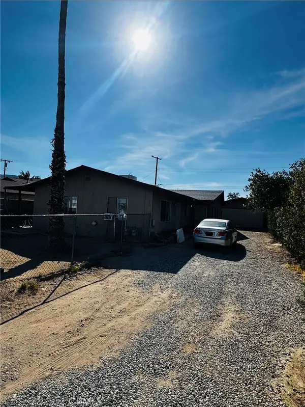 6212 Abronia, 29 Palms, CA 92277