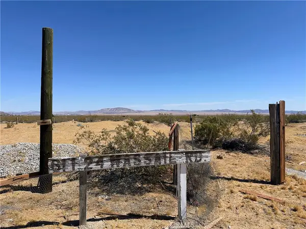 61124 Wassail Road, Landers, CA 92285