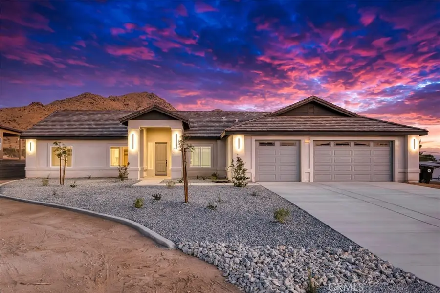 19707 Roanoke Road, Apple Valley, CA 92307 - #3