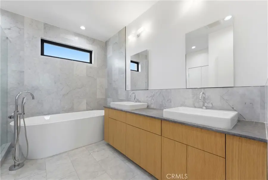 3601 Mclaughlin Avenue, Los Angeles, CA 90066 - #3