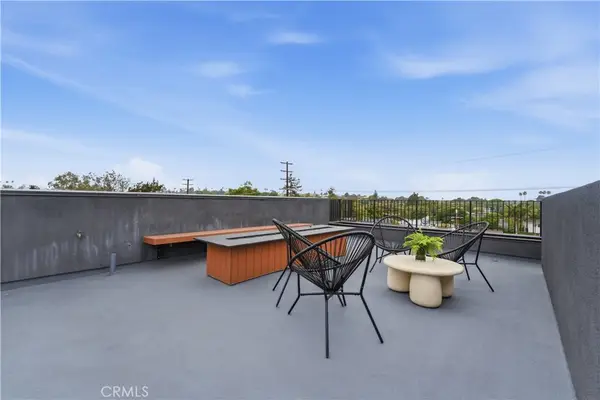 11700 Charnock, Los Angeles, CA 90066