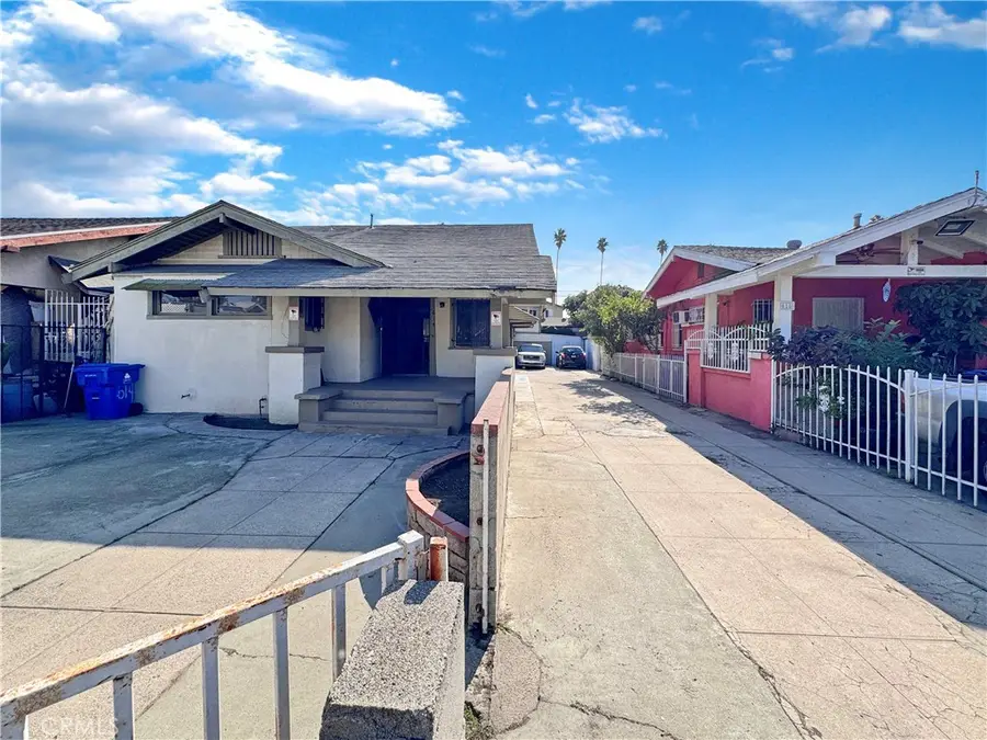 614 W 60th Street, Los Angeles, CA 90044 - #2