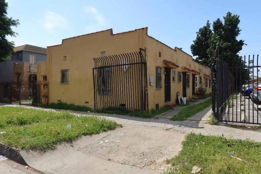 5917 S Figueroa Street, Los Angeles, CA 90003 - #1