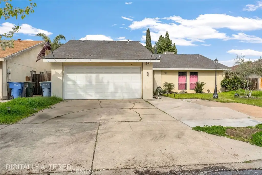 4883 E Geary Street, Fresno, CA 93725 - #1