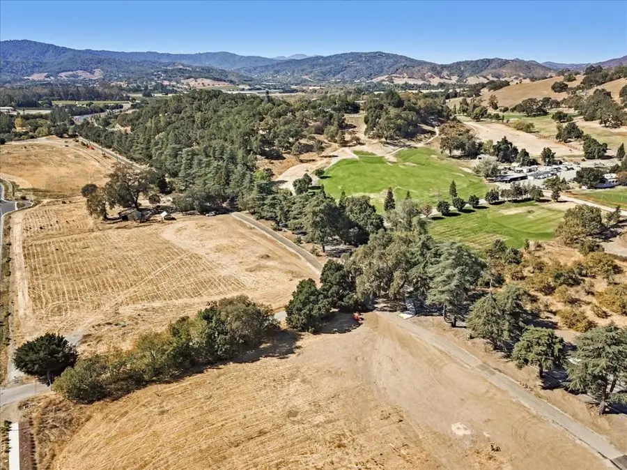 2740 Hecker Pass Road, Gilroy, CA 95020 - Image #2