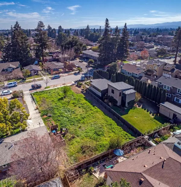 694 Pettis Avenue, Mountain View, CA 94041