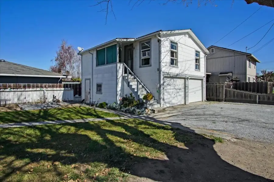 1099 Powell Street, Hollister, CA 95023 - #3