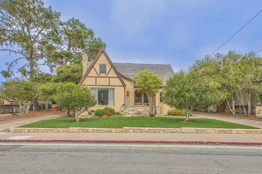 817 Congress Avenue, Pacific Grove, CA 93950 - #2