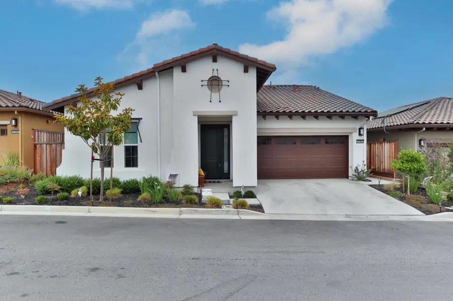 2102 White Oak Drive, Hollister, CA 95023 - Image #2