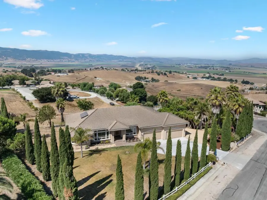 313 Taryn Court, Hollister, CA 95023 - Image #3