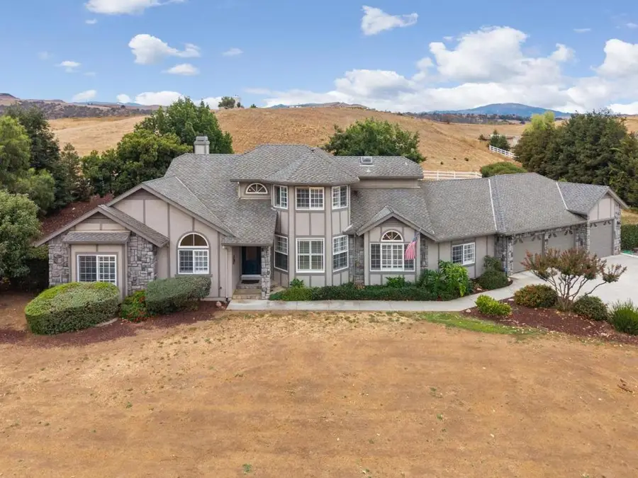 7000 Diablo Hills Road, Tres Pinos, CA 95075 - Image #2