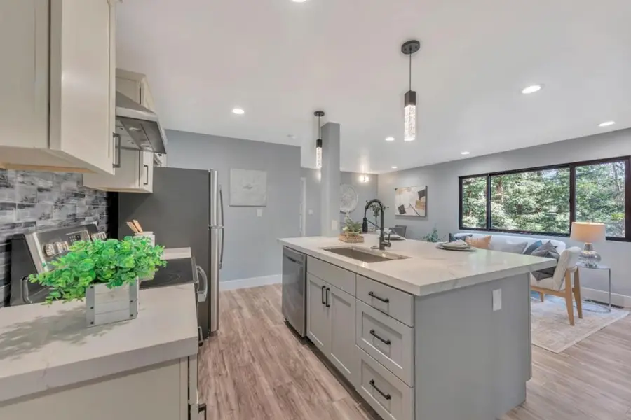 7032 Sayre Drive, Oakland, CA 94611 - Image #3