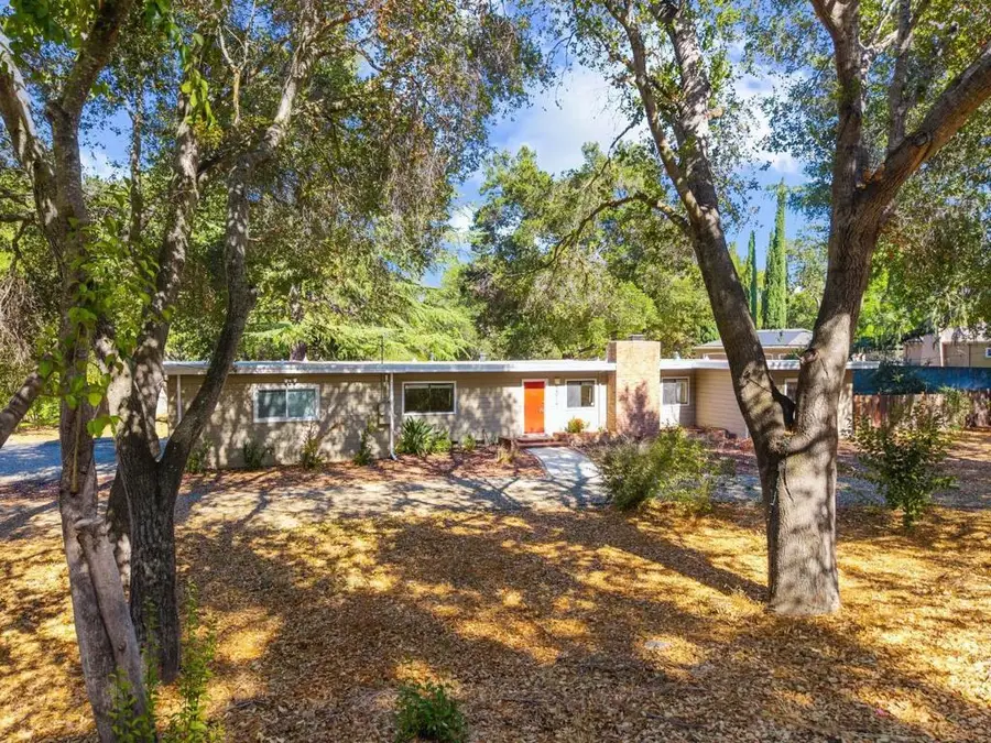 20141 Mendelsohn Lane, Saratoga, CA 95070 - Image #2