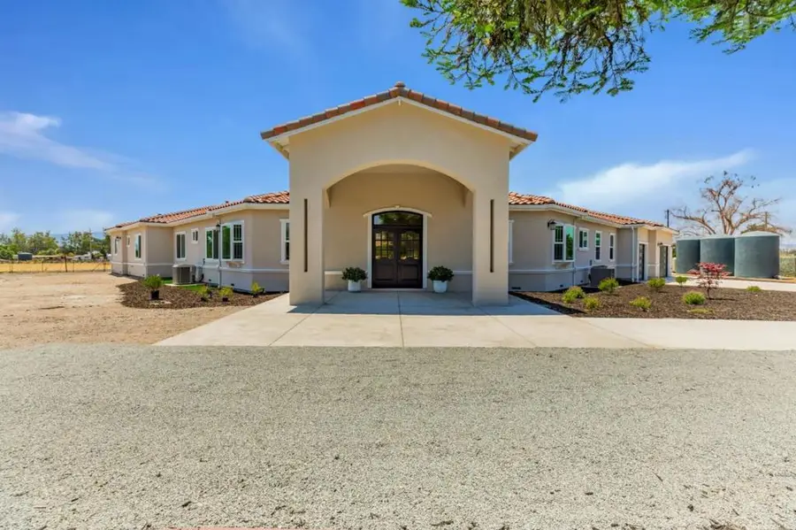 10055 Foothill Avenue, Gilroy, CA 95020 - Image #3