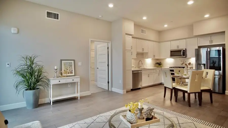 338 Llano De Los Robles Avenue #3, San Jose, CA 95136 - Image #2