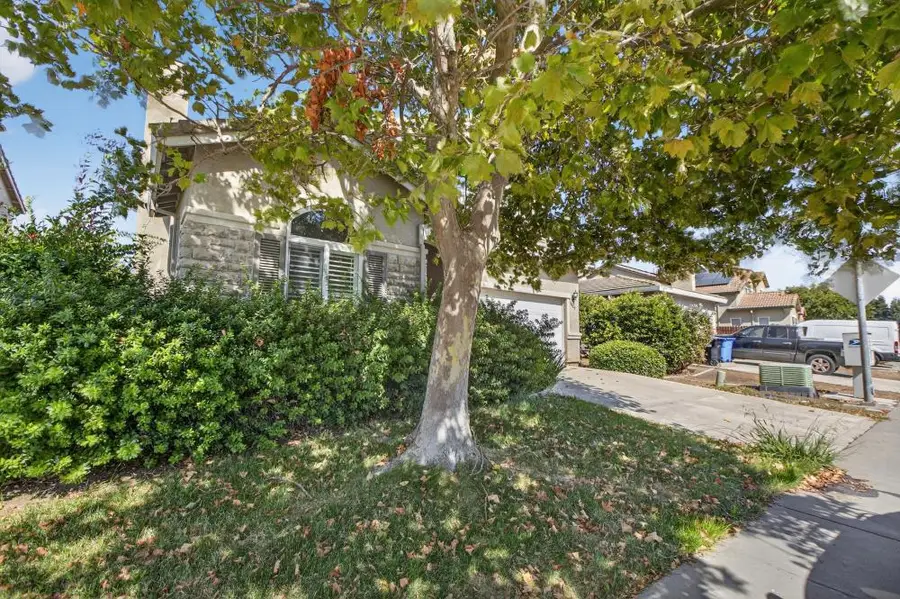 5817 Spring Flower Drive, Elk Grove, CA 95757 - Image #3
