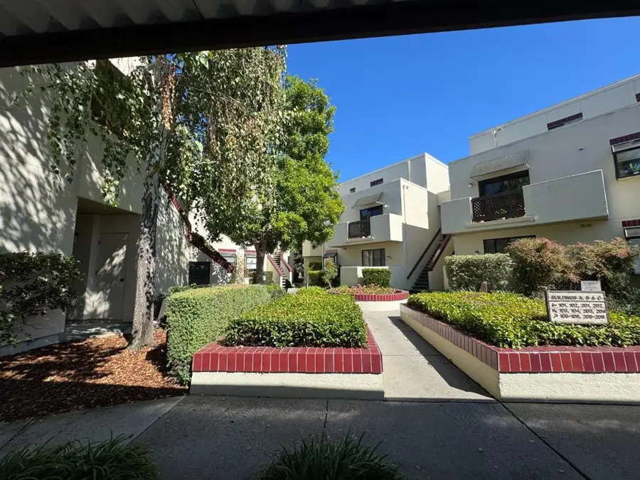 101 Shorebird Circle, Redwood City, CA 94065 - Image #2