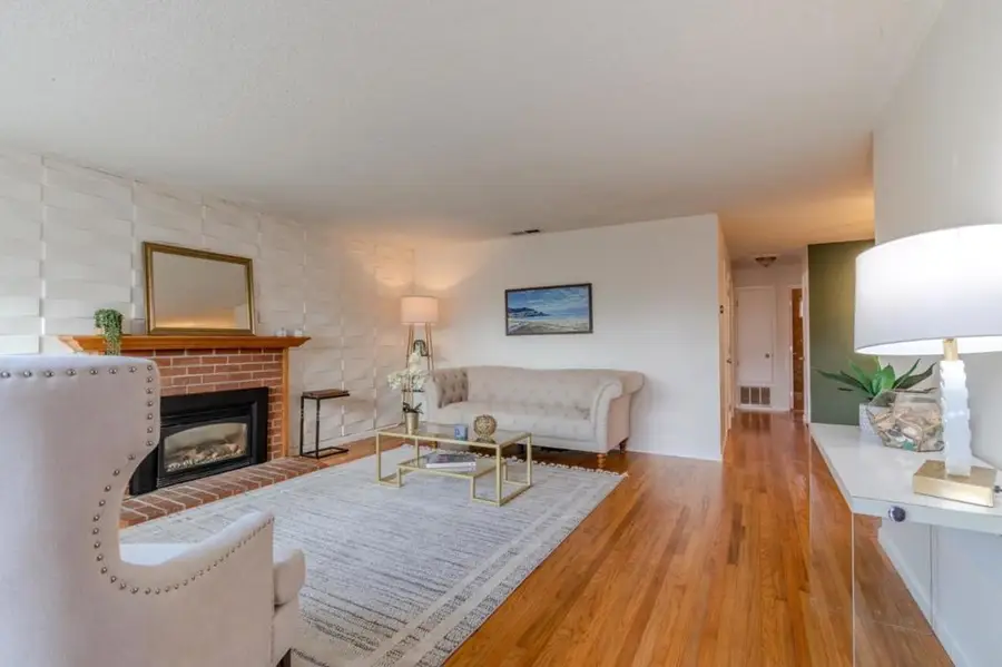 711 Lundy Way, Pacifica, CA 94044 - Image #2