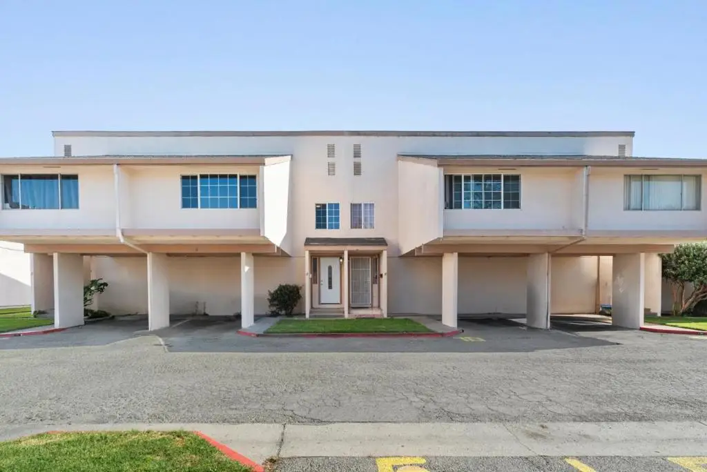 912 Acosta Plaza #11, Salinas, CA 93905 - Image #1