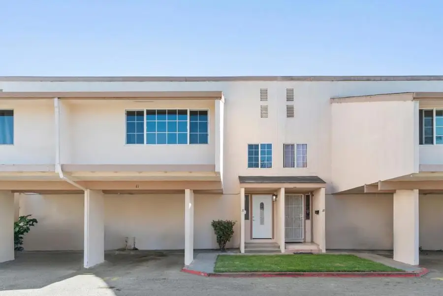 912 Acosta Plaza #11, Salinas, CA 93905 - Image #2