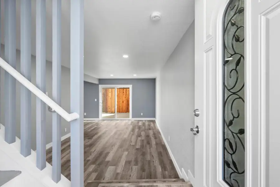 912 Acosta Plaza #11, Salinas, CA 93905 - Image #3