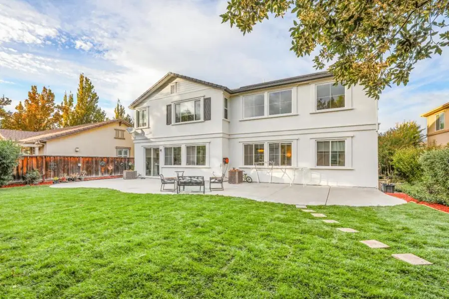 310 Ashlee Avenue, Tracy, CA 95391 - Image #2