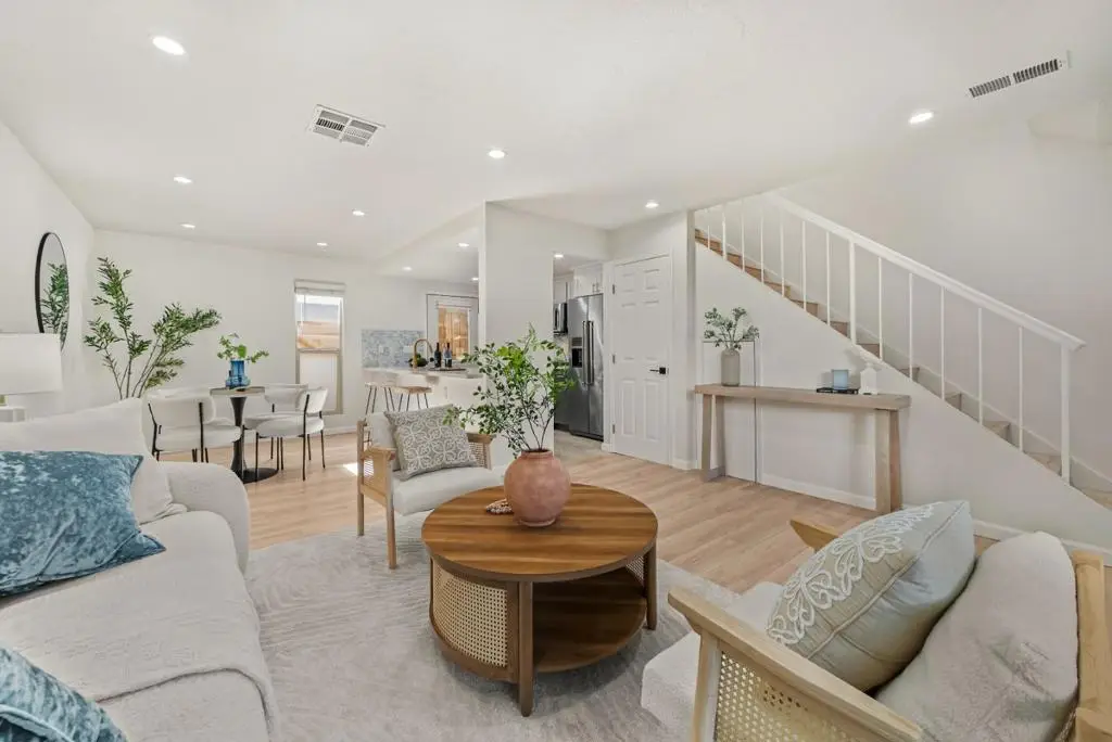 220 Red Oak Drive #B, Sunnyvale, CA 94086 - Image #1