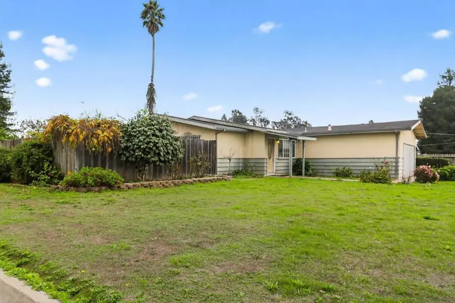 290 Zurich, Watsonville, CA 95076 - Image #3