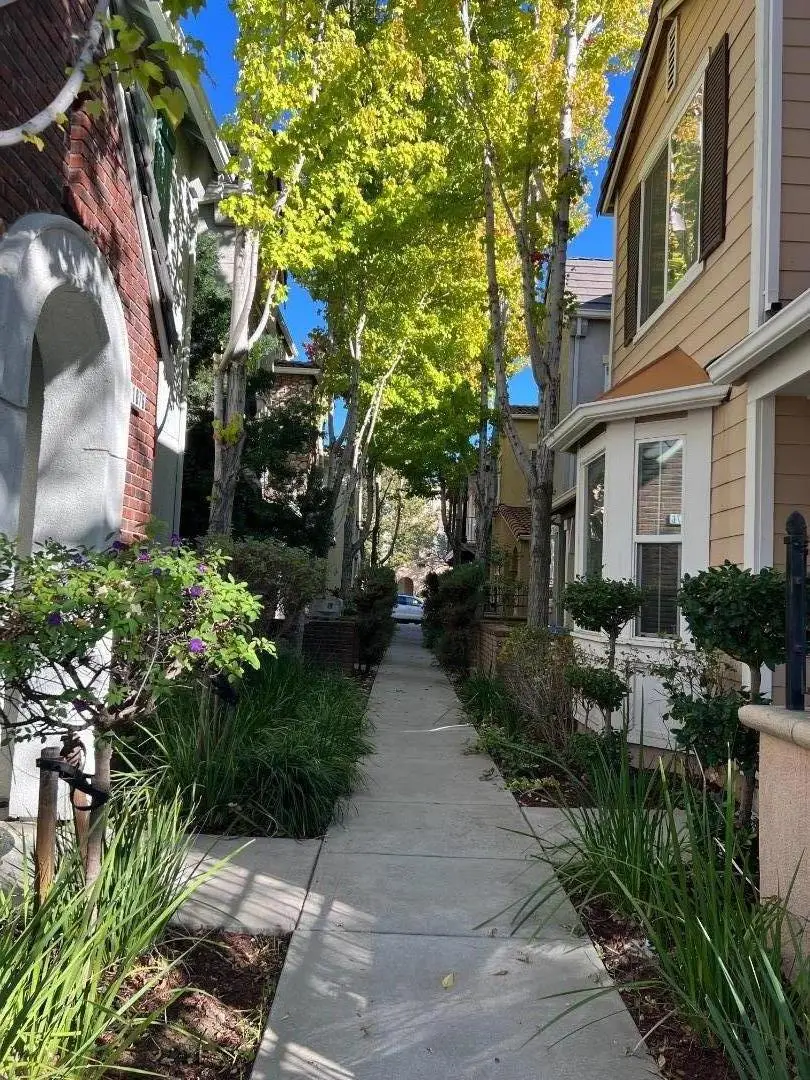 1016 Sallie Lane, Tracy, CA 95376 - Image #2