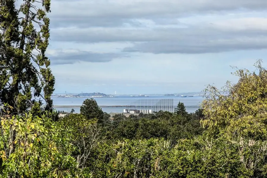 442 El Arroyo Road, Hillsborough, CA 94010 - Image #2