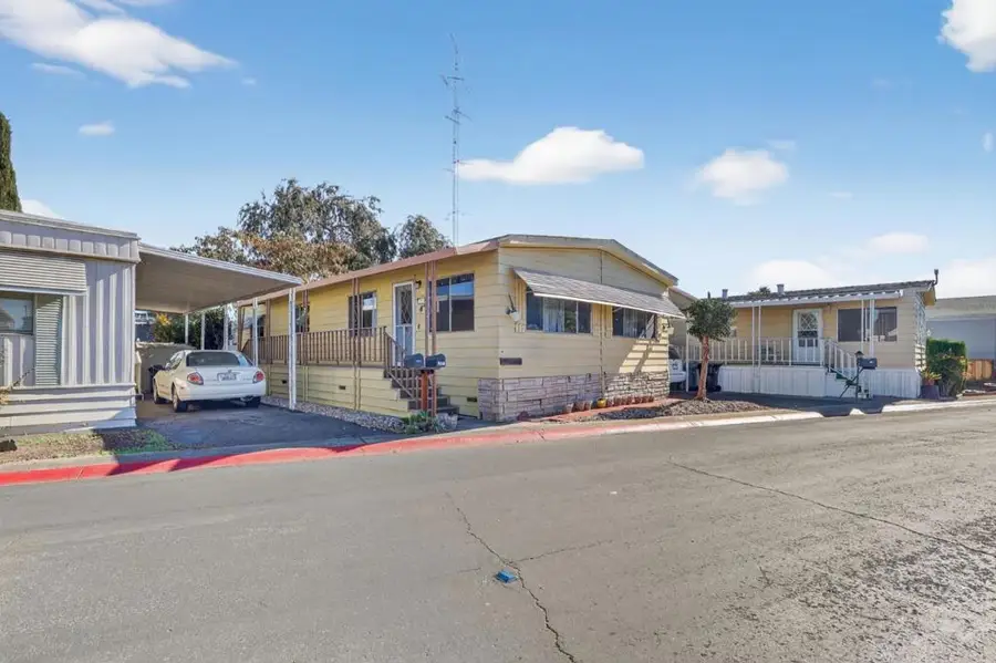 510 Saddle Brook, San Jose, CA 95136 - Image #2