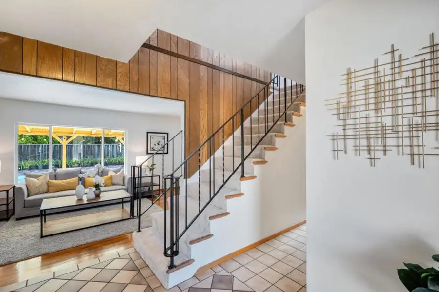 981 San Marcos Circle, Mountain View, CA 94043 - Image #2