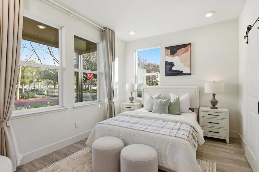 557 Charles Fraker Terrace #1, Sunnyvale, CA 94085 - Image #3