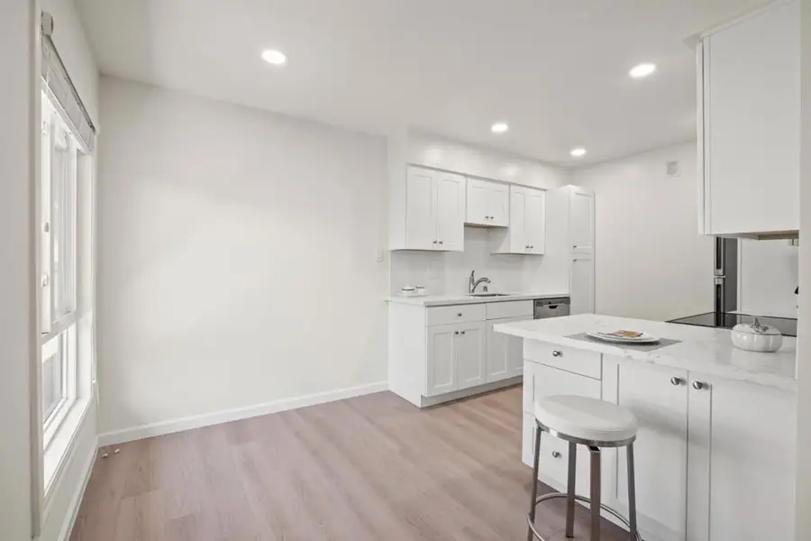 3045 Los Prados Street #218, San Mateo, CA 94403 - Image #2