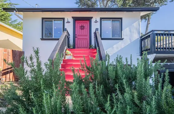 1113 Presidio Boulevard, Pacific Grove, CA 93950