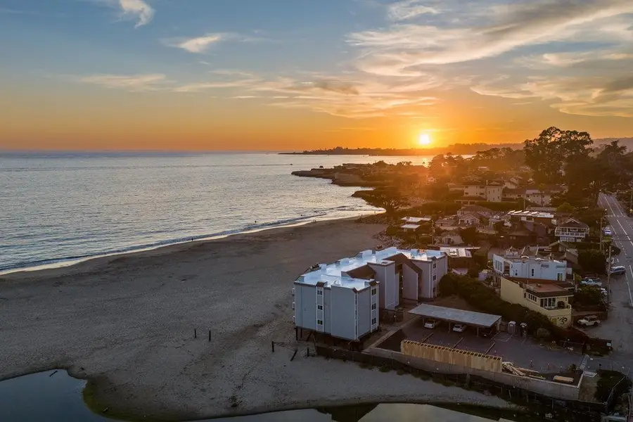 22130 E Cliff Drive #2D, Santa Cruz, CA 95062 - #3