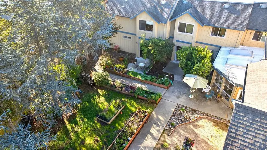 121 Vista Prieta, Santa Cruz, CA 95062 - Image #3