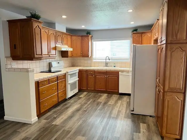 17 Blossom Drive, Watsonville, CA 95076 - Image #3