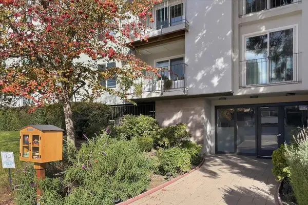 601 Leahy Street #201, Redwood City, CA 94061