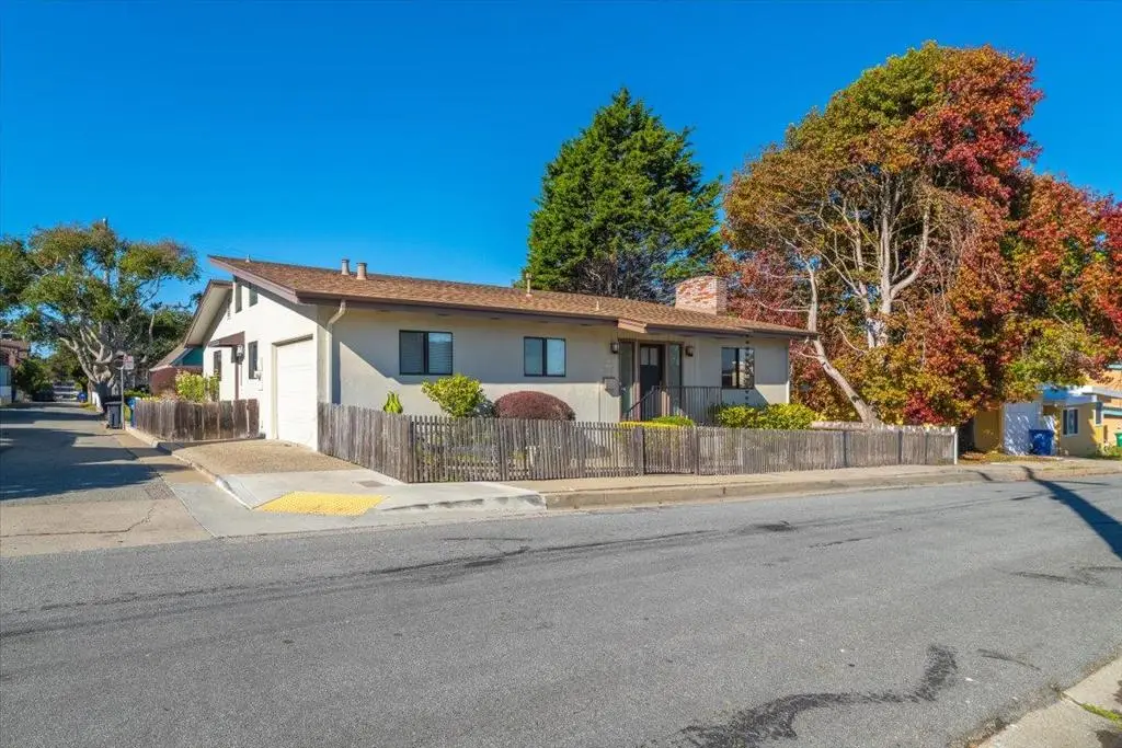142 11th Street, Pacific Grove, CA 93950 - Image #1
