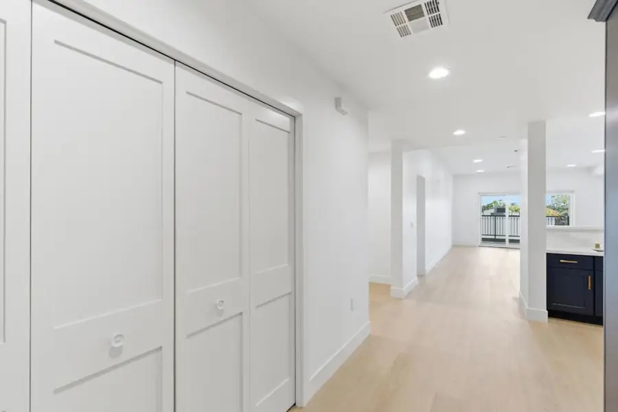 560 El Camino Real #207, San Carlos, CA 94070 - Image #2