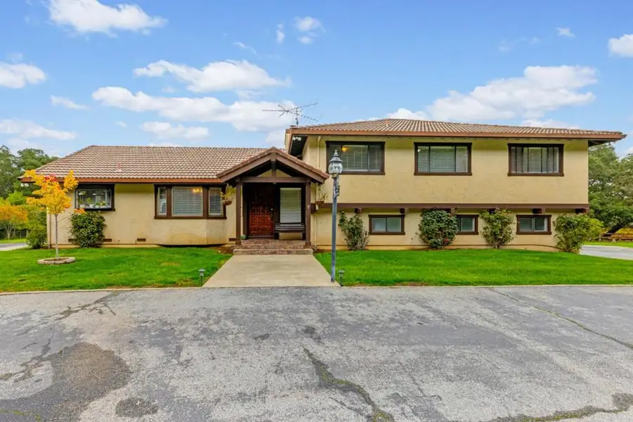 11900 Old Coach Road, Gilroy, CA 95020 - Image #2