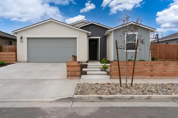 396 Broadstone Court, Los Banos, CA 93635